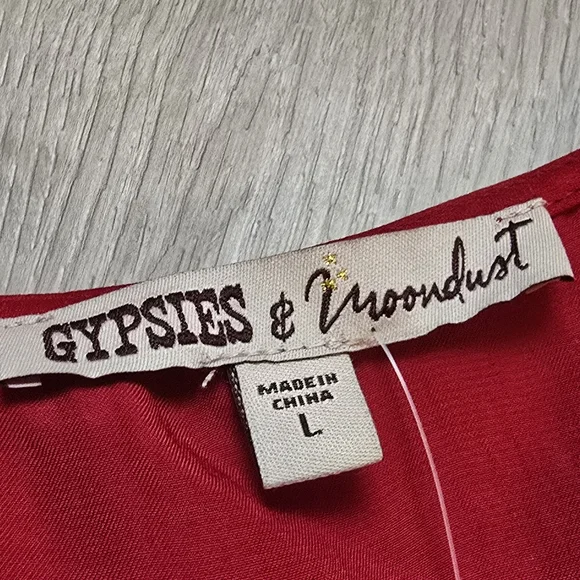 Women's Red Ruffled Top Size Large NWT - Picture 2 of 10